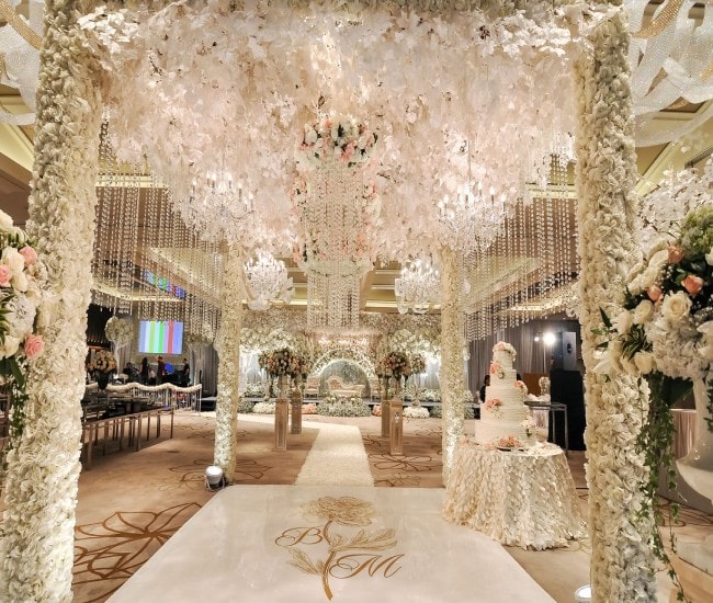 طراحی دکوراسیون داخلی باغ تالار عروسی در شیراز
